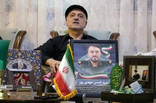 دیدار خادمیاران و یاوران رضوی با خانواده شهید حسن مهدی پور