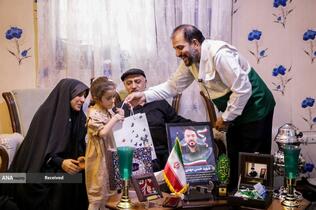دیدار خادمیاران و یاوران رضوی با خانواده شهید حسن مهدی پور