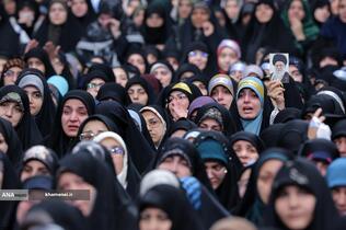 دیدار هزاران نفر از زنان و دختران با رهبر معظم انقلاب