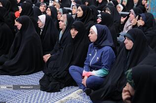 دیدار هزاران نفر از زنان و دختران با رهبر معظم انقلاب