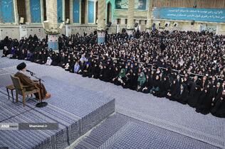 دیدار هزاران نفر از زنان و دختران با رهبر معظم انقلاب