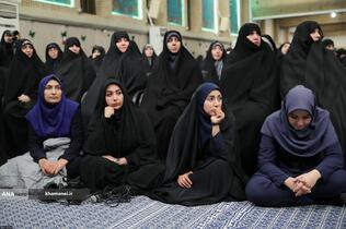 دیدار هزاران نفر از زنان و دختران با رهبر معظم انقلاب