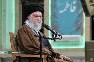 دیدار هزاران نفر از زنان و دختران با رهبر معظم انقلاب