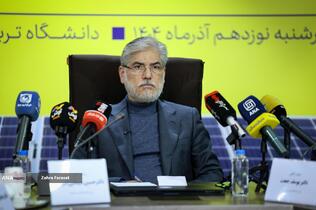 حسین سیمایی صراف وزیر علوم در آیین افتتاح نیروگاه خورشیدی