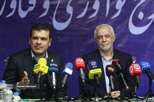 حسین افشین معاون علمی، فناوری و اقتصاد دانش&zwnj;بنیان رئیس جمهور و سعید اوحدی رئیس بنیاد شهید و امور ایثارگران در مراسم افتتاح برج فناوری و نوآوری ایثار و شاهد