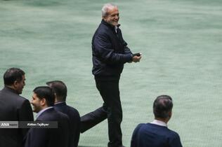 تقدیم لایحه بودجه ۱۴۰۵ توسط رئیس جمهور به مجلس