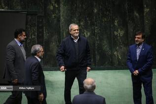 تقدیم لایحه بودجه ۱۴۰۵ توسط رئیس جمهور به مجلس