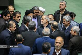 تقدیم لایحه بودجه ۱۴۰۵ توسط رئیس جمهور به مجلس