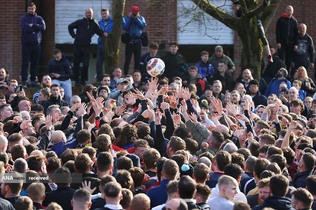 شادی دوستداران فوتبال در انگلیس