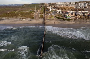 نمایی هوایی از دیوار مرزی آمریکا و مکزیک