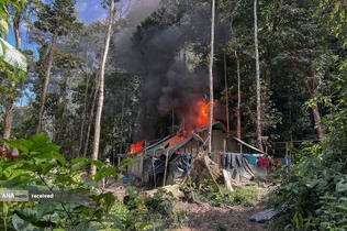 عملیاتی توسط مؤسسه محیط‌زیست و منابع طبیعی تجدیدپذیر برزیل برای مبارزه با جنگل‌زدایی آمازون، خانه‌ای متعلق به افرادی که مشغول استخراج غیرقانونی معدن بودند، به آتش کشیده شد.
