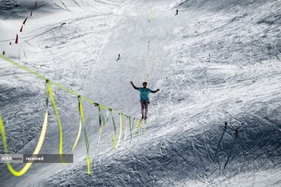 فیلیپ سوبی اسکی باز در پیست اسکی در ارتفاعات فرانسه