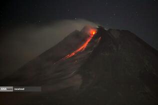 فعالیت آتشفشان کوه مراپی در اندونزی