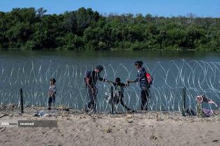 عبور مهاجران از مرز ریو گراند به تگزاس، برای پناهندگی در آمریکا