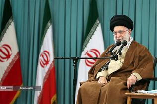 حضرت آیت‌الله خامنه‌ای رهبر انقلاب اسلامی