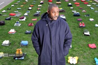 حضور ادریس البا هنرپیشه انگلیسی، در کمپین ضد جرم و جنایت با چاقو در شهر لندن