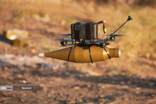 آموزش سربازان اوکراینی برای پرتاب پهپاد موسوم به کامیکازه مجهز به مواد منفجره 