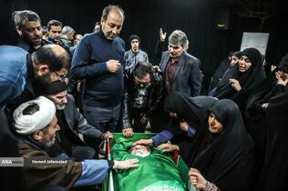 وداع با پیکر‌ مطهر  شهید حجت‌الاسلام محمد مقیسه رئیس شعبه ۵۳ دیوان عالی کشور در معراج شهدای تهران