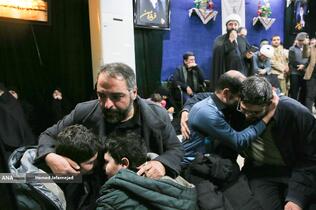 وداع با پیکر‌ مطهر  شهید حجت‌الاسلام علی رازینی رئیس شعبه ۳۹ و شهید حجت‌الاسلام محمد مقیسه رئیس شعبه ۵۳ دیوان عالی کشور در معراج شهدای تهران