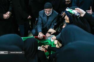 وداع با پیکر‌ مطهر  شهید حجت‌الاسلام محمد مقیسه رئیس شعبه ۵۳ دیوان عالی کشور در معراج شهدای تهران