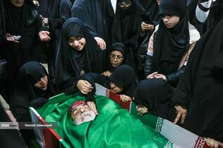 وداع با پیکر‌ مطهر  شهید حجت‌الاسلام محمد مقیسه رئیس شعبه ۵۳ دیوان عالی کشور در معراج شهدای تهران