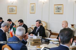 نشست سیدعباس عراقچی وزیر امورخارجه و رشید مردوف وزیر امور خارجه ترکمنستان 