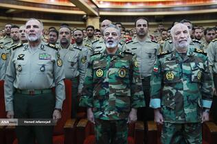 آیین اعطای نشان فداکاری ارتش به پنج تن از خانواده‌های شهدا و یک تن از پیشکسوتان دفاع مقدس با حضور امیر سرلشکر سید عبدالرحیم موسوی فرمانده کل ارتش امیر سرتیپ کیومرت حیدری فرمانده نیروی زمینی و جمعی از فرماندهان و مسؤلان عالی رتبه ارتش