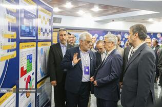 بازدید سرلشکر محمد باقری رئیس ستادکل نیروهای مسلح از نمایشگاه علمی دانشگاه آزاد 