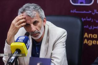 نضال حماده نویسنده لبنانی در آیین رونمایی از کتاب «سقوط دمشق» 