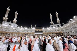 حجاج بیت الله الحرام در مسجد الحرام