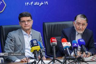 یحیی آل‌اسحاق رئیس شورای راهبردی مرکز ملی فرش دستباف ایران و محمدصادق مفتح مشاور وزیر صنعت، معدن و تجارت در امور بازرگانی