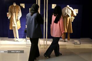 حضور بازدیدکنندگان از جشنواره بین&zwnj;المللی مد و لباس فجر 