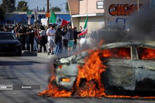 درگیری پلیس ضد شورش و معترضان در لس‌آنجلس آمریکا