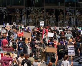 اعتراضات گسترده علیه اداره مهاجرت و گمرک آمریکا