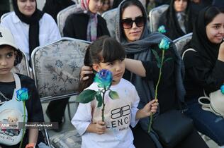 اهتزاز بزرگترین پرچم علوی بر فراز تهران