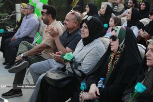 اهتزاز بزرگترین پرچم علوی بر فراز تهران