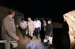 کمک رسانی شهید محمدمهدی طهرانچی دانشمند هسته ای در مناطق سیل زده لرستان پلدختر در سال 1398 همراه گروه های جهادی