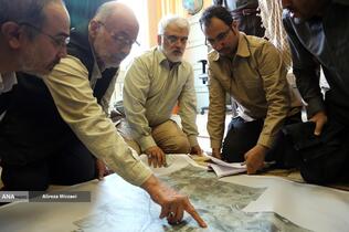 کمک رسانی شهید محمدمهدی طهرانچی دانشمند هسته ای در مناطق سیل زده لرستان پلدختر در سال 1398 همراه گروه های جهادی