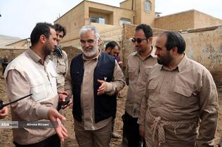 کمک رسانی شهید محمدمهدی طهرانچی دانشمند هسته ای در مناطق سیل زده لرستان پلدختر در سال 1398 همراه گروه های جهادی