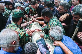 تشییع و خاکسپاری شهدای حملات رژیم صهیونیستی در قطعه42 بهشت زهرا(س)