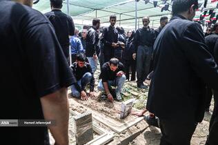 تشییع و خاکسپاری شهدای حملات رژیم صهیونیستی در قطعه42 بهشت زهرا(س)