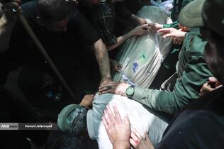 تشییع و خاکسپاری شهدای حملات رژیم صهیونیستی در قطعه42 بهشت زهرا(س)