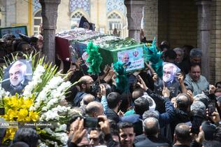 تشییع و تدفین پیکر مطهر دانشمند هسته‌ای شهید محمدمهدی طهرانچی رییس دانشگاه آزاد اسلامی و همسر گرانقدرش شهیده مژگان قراویری در حرم حضرت عبدالعظیم حسنی(ع)