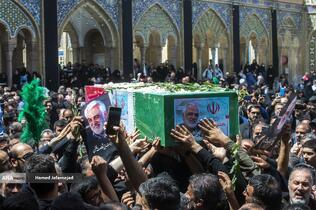 تشییع و تدفین پیکر مطهر دانشمند هسته‌ای شهید محمدمهدی طهرانچی رییس دانشگاه آزاد اسلامی و همسر گرانقدرش شهیده مژگان قراویری در حرم حضرت عبدالعظیم حسنی(ع)