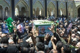تشییع و تدفین پیکر مطهر دانشمند هسته‌ای شهید محمدمهدی طهرانچی رییس دانشگاه آزاد اسلامی و همسر گرانقدرش شهیده مژگان قراویری در حرم حضرت عبدالعظیم حسنی(ع)