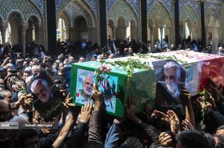 تشییع و تدفین پیکر مطهر دانشمند هسته‌ای شهید محمدمهدی طهرانچی رییس دانشگاه آزاد اسلامی و همسر گرانقدرش شهیده مژگان قراویری در حرم حضرت عبدالعظیم حسنی(ع)