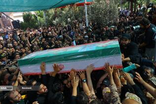 تشییع پیکر سردار شهید امیر علی حاجی زاده و و سردار محمود باقری فرمانده موشکی این نیرو