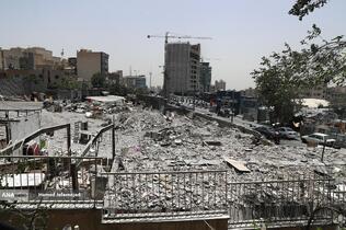 تخریب واحدهای مجاور منزل شهید دکتر محمدمهدی طهرانچی، دانشمند هسته ای و رئیس دانشگاه آزاد در مجتمع اساتید، میدان کتاب در حمله رژیم صهیونی به برخی مناطق و منازل مردم، شهروندان و دانشمندان هسته ای کشورمان در جریان جنگ تحمیلی دوازده روزه