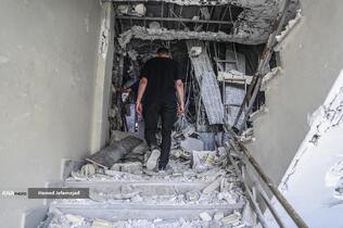 تصاویری از منزل مسکونی و محل شهادت دکتر محمدمهدی طهرانچی، دانشمند هسته ای و رئیس دانشگاه آزاد اسلامی،به همراه همسرش در مجتمع اساتید، میدان کتاب در حمله رژیم صهیونی به برخی مناطق و منازل مردم، شهروندان و دانشمندان هسته ای کشورمان در جریان جنگ تحمیلی دوازده روزه