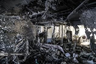 تصاویری از منزل مسکونی و محل شهادت دکتر محمدمهدی طهرانچی، دانشمند هسته ای و رئیس دانشگاه آزاد اسلامی،به همراه همسرش در مجتمع اساتید، میدان کتاب در حمله رژیم صهیونی به برخی مناطق و منازل مردم، شهروندان و دانشمندان هسته ای کشورمان در جریان جنگ تحمیلی دوازده روزه